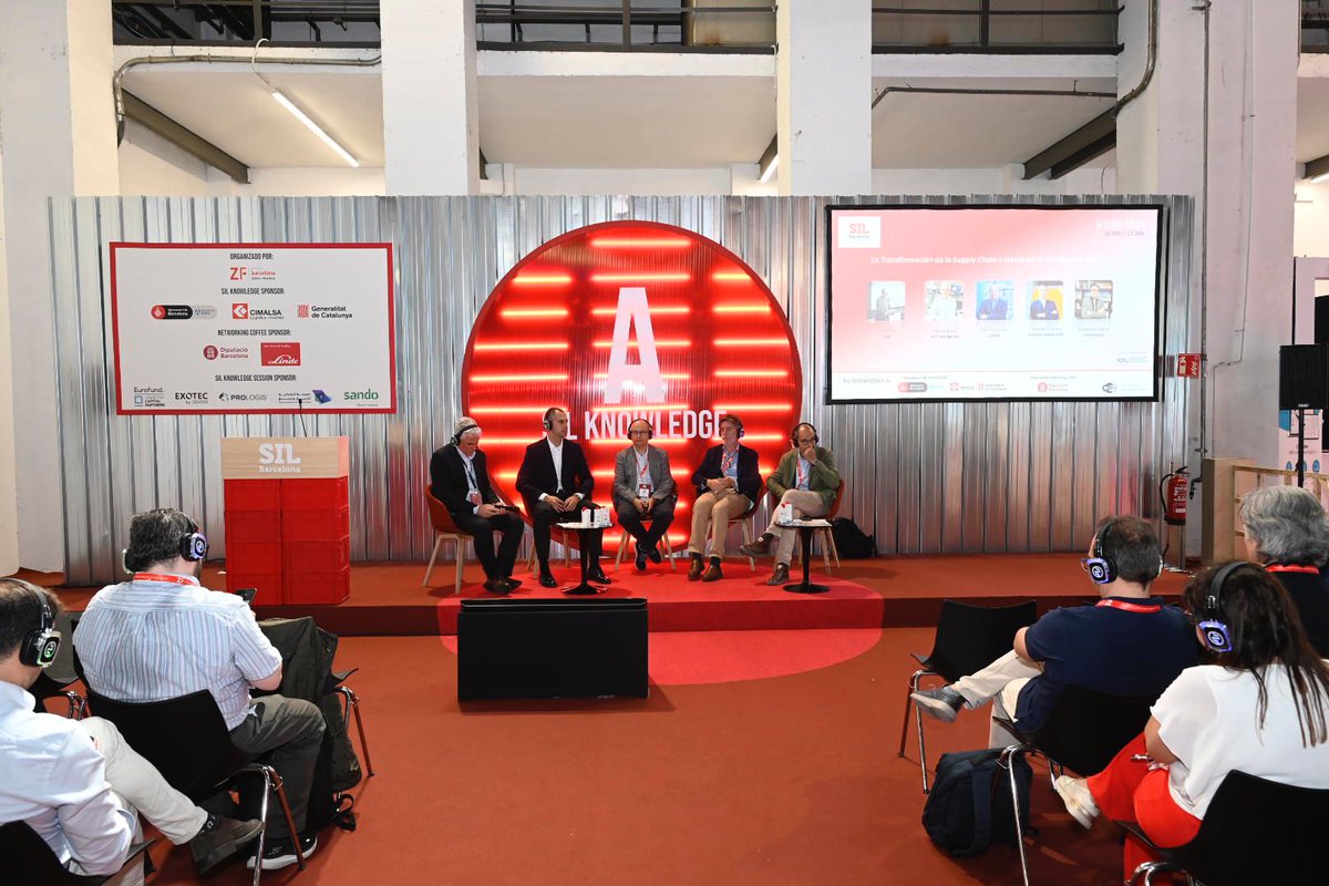 SILBarcelona's tweet photo. 💭¿Supply Chain e Inteligencia Artificial? Nos cuentan cómo influye en la cadena de suministro: Imanol Alberdi (#VPOIngeniería), @victorescancian (@Condislife), Eduardo Martínez (@mahou_es), Roberto Rodríguez (#CapsaFood) y @xavierriuspoch (@icil_logistics). ¡No os lo perdáis!💥 https://t.co/SH7Xl1ngT1
