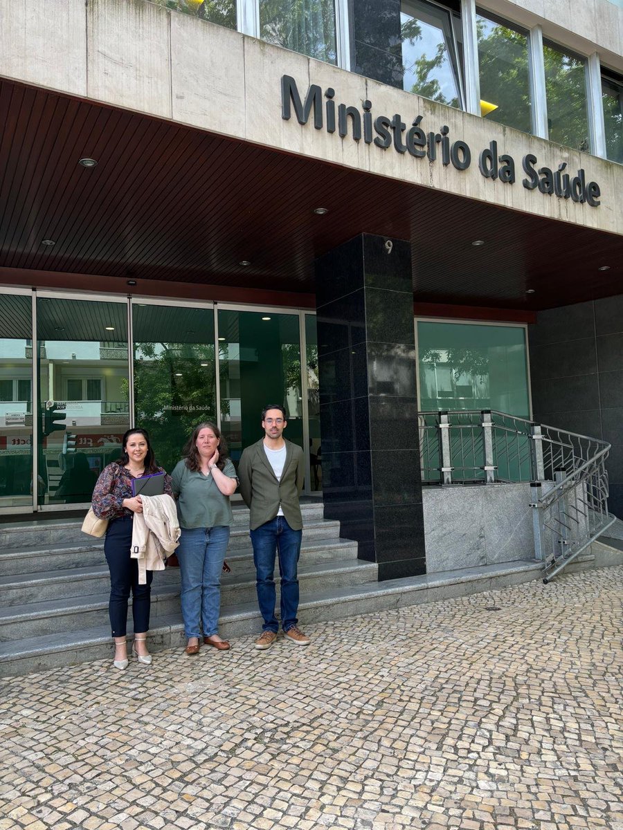 Reunião <a href="/apfarmresidente/">Associação Portuguesa de Farmacêuticos Residentes</a> com <a href="/saude_pt/">Saúde PT</a> <a href="/govpt/">República Portuguesa</a>