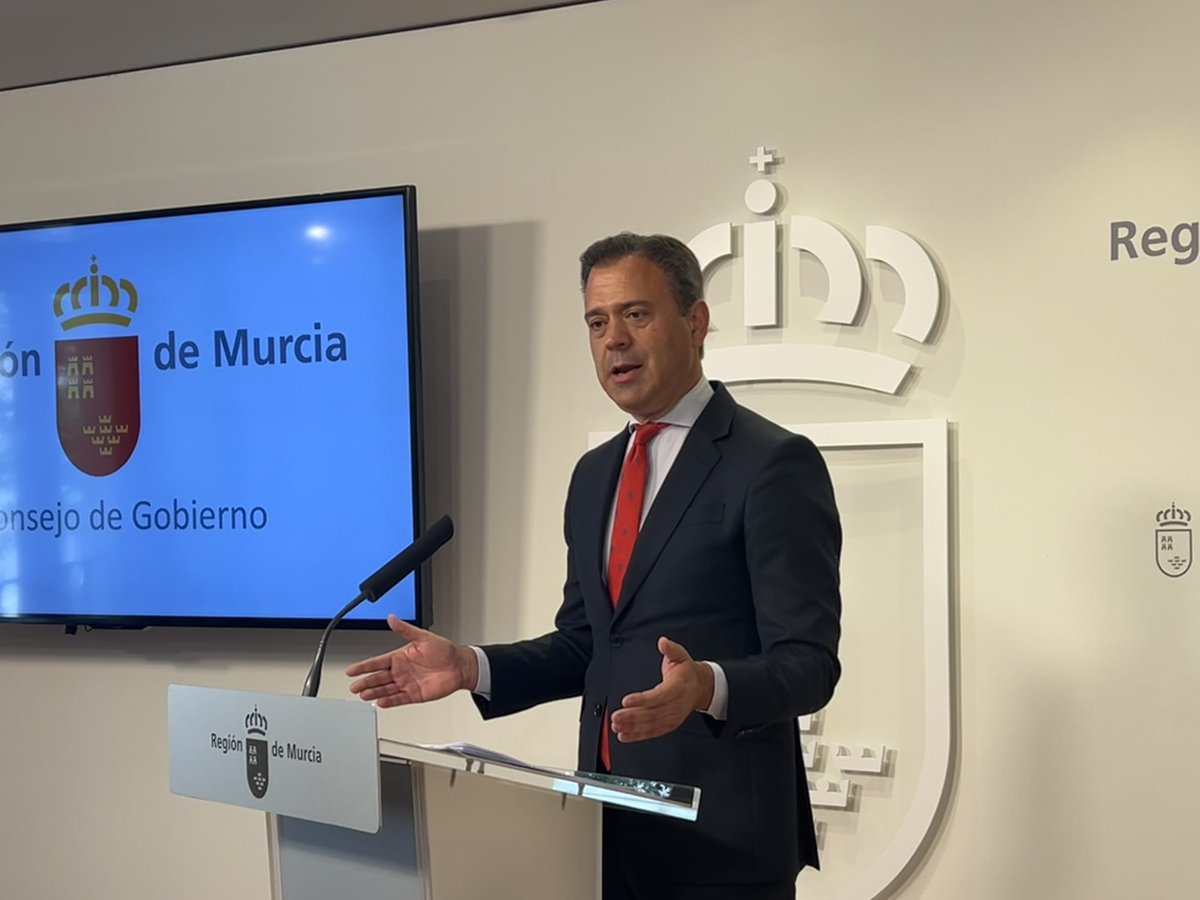 MarcosOrtuno's tweet photo. 🎥Entre los acuerdos aprobado hoy en #ConsejoDeGobierno, destacan:

➡️Las inversiones en infraestructuras.
➡️Y el refuerzo de la cualificación profesional de nuestros jóvenes.

Además de analizar otros temas de actualidad como:
❌La visita electoralista del secretario de Estado de Transportes.
❌O la corrupción que rodea al Gobierno de Pedro Sánchez.