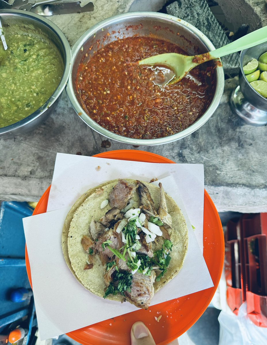 Capturas de los pasados días en traslados, anuncios y lugares destinando encuentros con sabores. 🚉