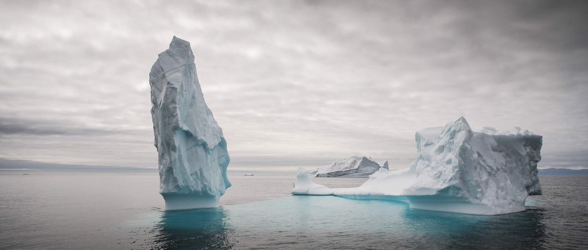 Mesmerized by the vivid blues of Greenland’s icebergs, where the ice meets the sky in perfect harmony 🧊

#truenorth #greenland #locationshoot #serviceproductiongreenland #filmingingreenland #iceberg