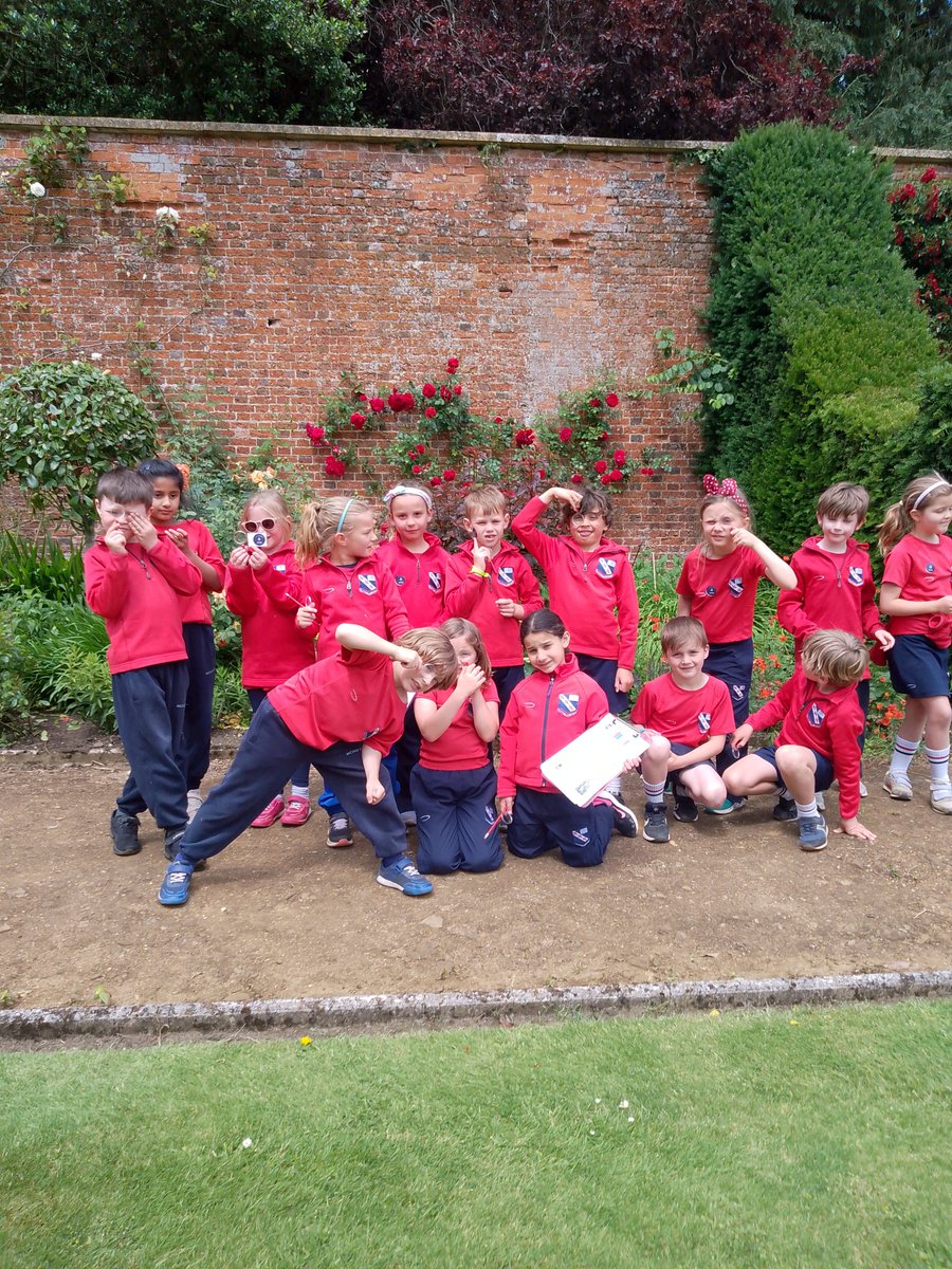 MonktonYear2's tweet photo. Year 2 had a fantastic time during Expedition Day at Bowood House. They discovered Bowood's own enchanted garden, explored some of the house, attended a seed identification workshop and then finished at the Adventure playground! https://t.co/Ojh3CnKhtV
