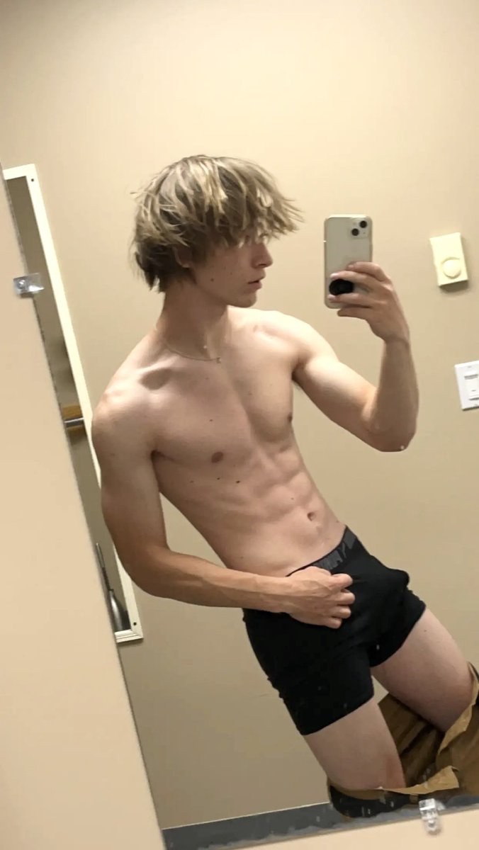 BrandnsKindaGay's tweet photo. Who wants a twink bf❤️ https://t.co/RuVPML0GzL