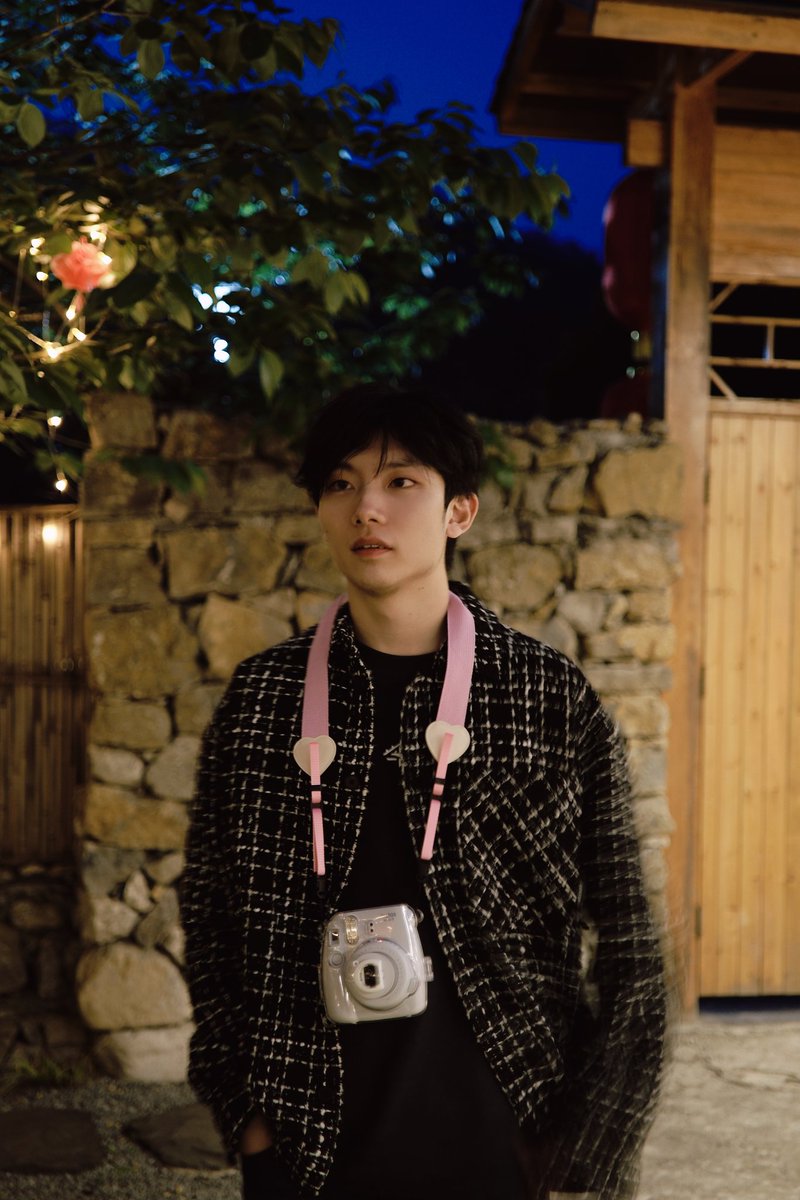 Romeslentine's tweet photo. 我觉得这两张比较好 
#四爱 #第四��� #4i #iiii #四爱男受 https://t.co/mdi9XXNBdK
