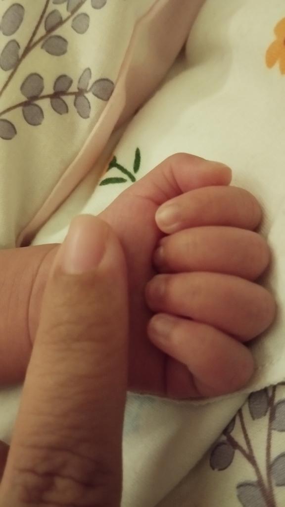 esduaaja's tweet photo. Kadang masih suka gak percaya kalau dah punya malaikat kecil gini ✨ https://t.co/YAw9MwkecT