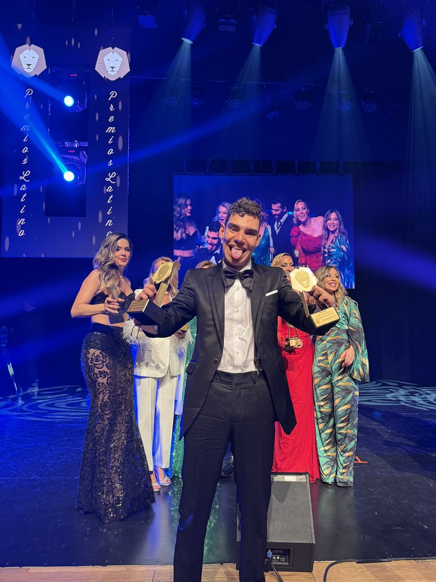 adrianmartinveg's tweet photo. El pasado viernes 31 de mayo tuvo lugar la entrega de los Premios Latino 2024 🏆  
en el magnifico Teatro Antonio Gala de Alhaurín El Grande. 

Quiero agradecer a todos los asistentes y a @premioslatino por galardonarme con el “Premio Joven Talento y Lección de Vida”. 🎶 https://t.co/Ts6vRqLSsp