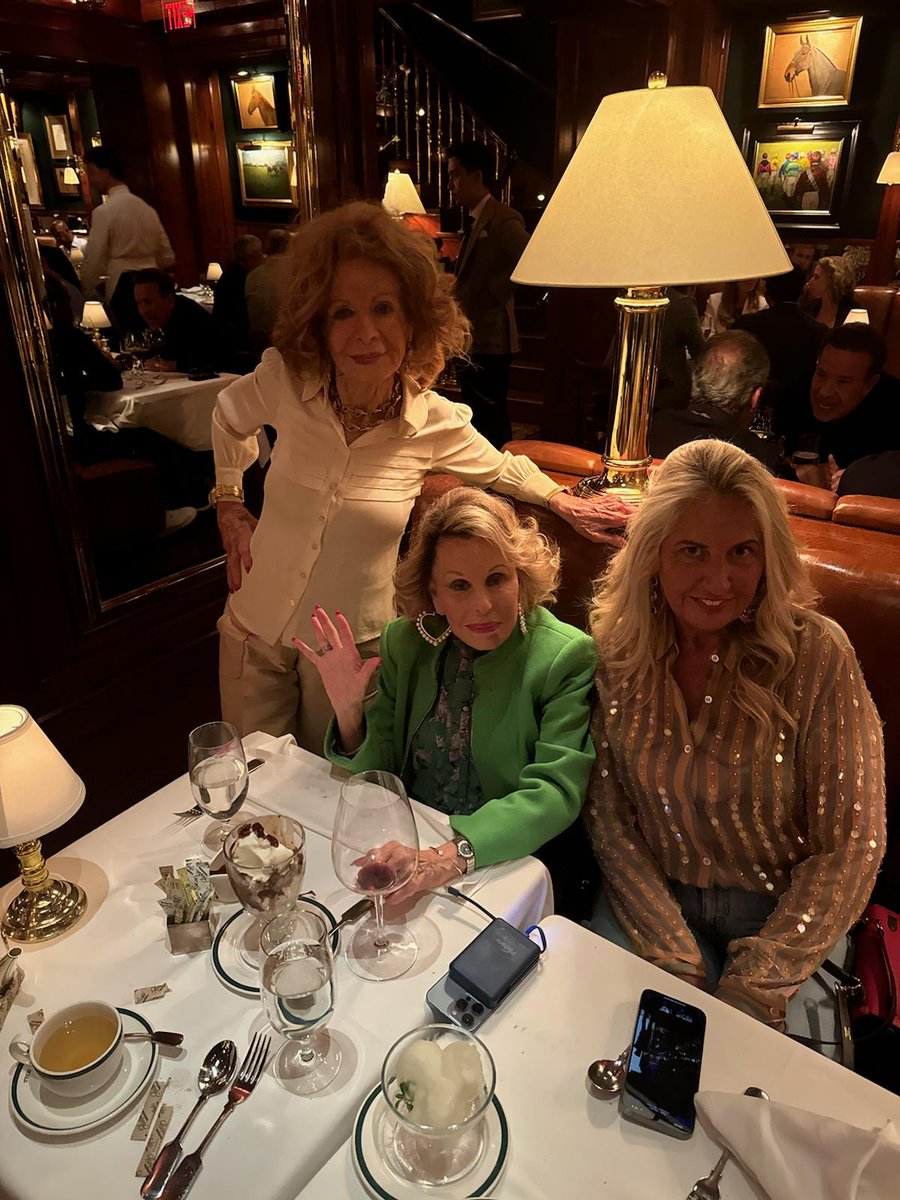 An epic dinner at the Polo bar last night with Nikki Haskell and Corinne Buckley ❤️