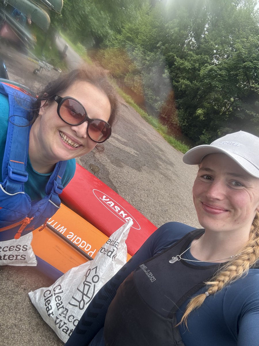 DofEWales's tweet photo. Some of our DofE Wales Staff took part in βThe Big Paddle Clean Upβ by litter picking at a local canal.β¨Volunteering is a wonderful way to give back, connect with others, and make a difference in your community. β¨β¨#BigPaddleCleanup
#VolunteersWeek https://t.co/XUoPe0VkKp