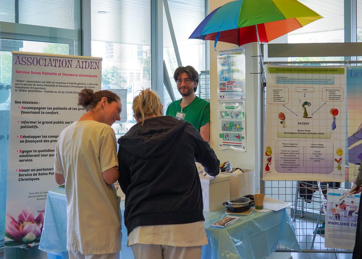 CH_Argenteuil's tweet photo. #soulagement I ☂️ Une journée d'information ludique et colorée pour sensibiliser sur le « Parcours du patient douloureux » et faire le plein de bonnes pratiques.
🤩 Bravo aux membres #CLUD du @CH_Argenteuil pour l'organisation de cette nouvelle journée 💯 soulagement. https://t.co/TrohQ4BXrV