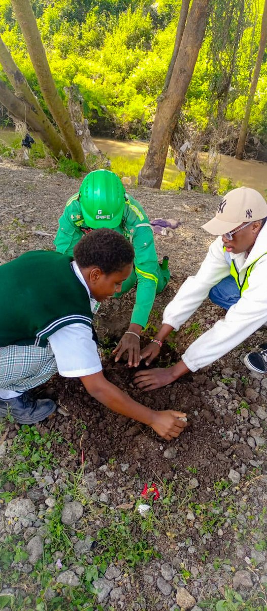 ke_asili's tweet photo. #makeadifferenceweek #WorldEnvionmentDay2024
Asili Green and Clean. @ser_africa #generationrestoration #communityaction https://t.co/u4i7aCdoz5