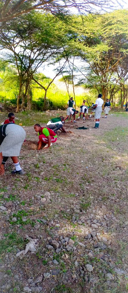 ke_asili's tweet photo. #makeadifferenceweek #WorldEnvionmentDay2024
Asili Green and Clean. @ser_africa #generationrestoration #communityaction https://t.co/u4i7aCdoz5