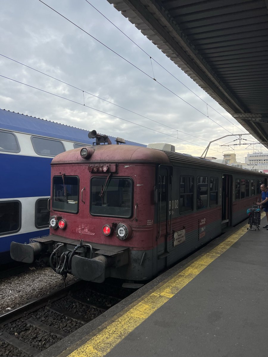 Simply_Railway's tweet photo. Tomorrow on the channel, a journey down memory lane with Regio Călători on one of their RIO trains (ex-SNCF Picardie, sold in 2008) 🇷🇴

I commuted on these during my childhood to get to school! It was a pleasure to ride one last time on these unique trains! 🚆🇫🇷 https://t.co/MaSXuHEzwS