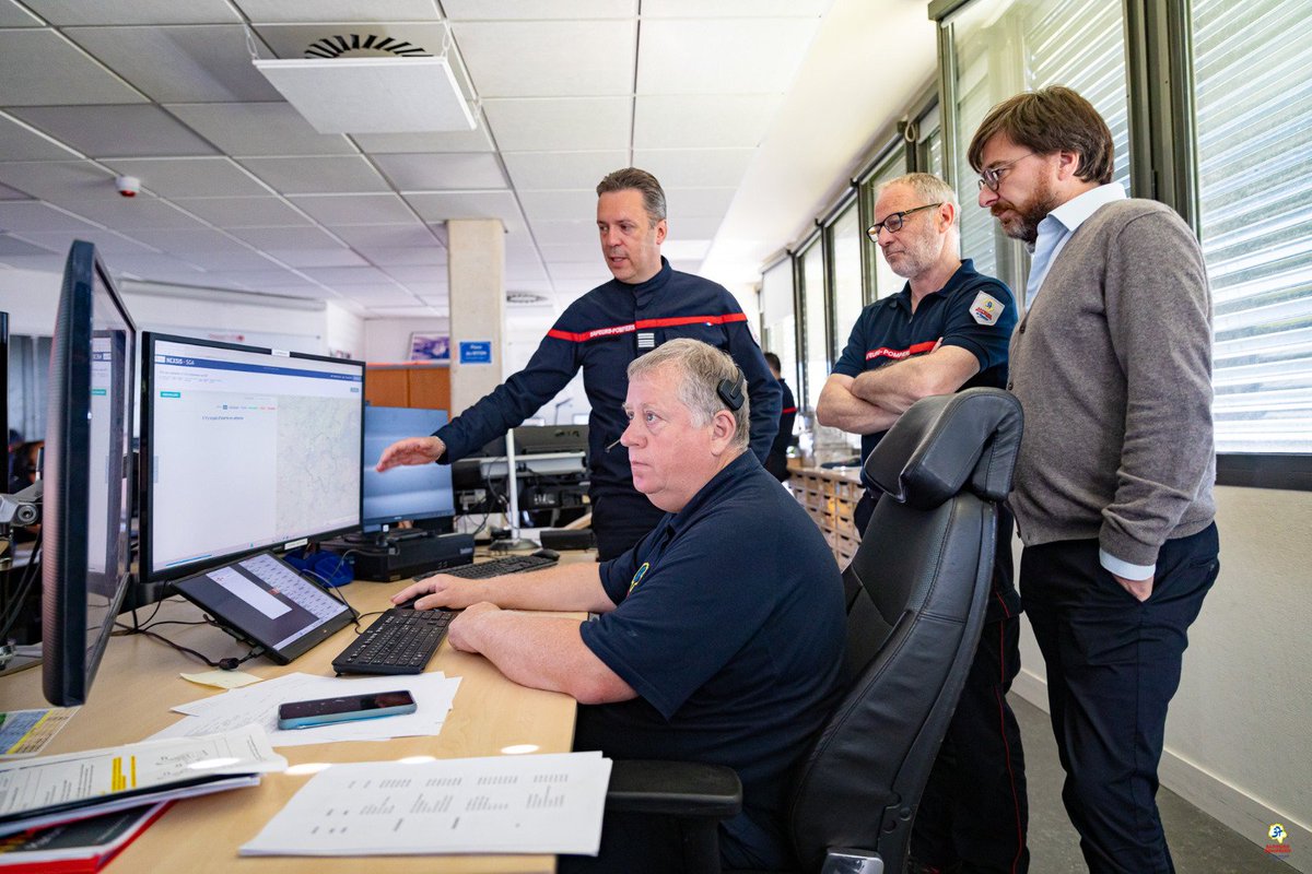 sdis37's tweet photo. Mise à l'epreuve du réel aujourd'hui au #CETRA afin de tester @NexSIS18_112 pendant plus de 24h. 
Tous les services du SDIS sont présents pour cette étape importante ainsi que l'@ANSC_Fr 
#NEXSIS 🚒📞 https://t.co/tXlYSEbiiM