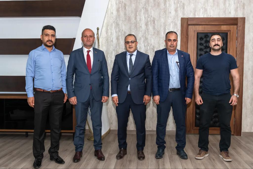 Türkav il yönetim kurulu olarak Malatya Büyükşehir Belediyesi MASKİ genel Müdürlüğüne atanan Sinan ÇEÇEN'e hayırlı olsun ziyaretinde bulunduk, göstermiş olduklari misafirperverlik için çok teşekkür ederiz.

#turkav
#devletinasilevlatlari