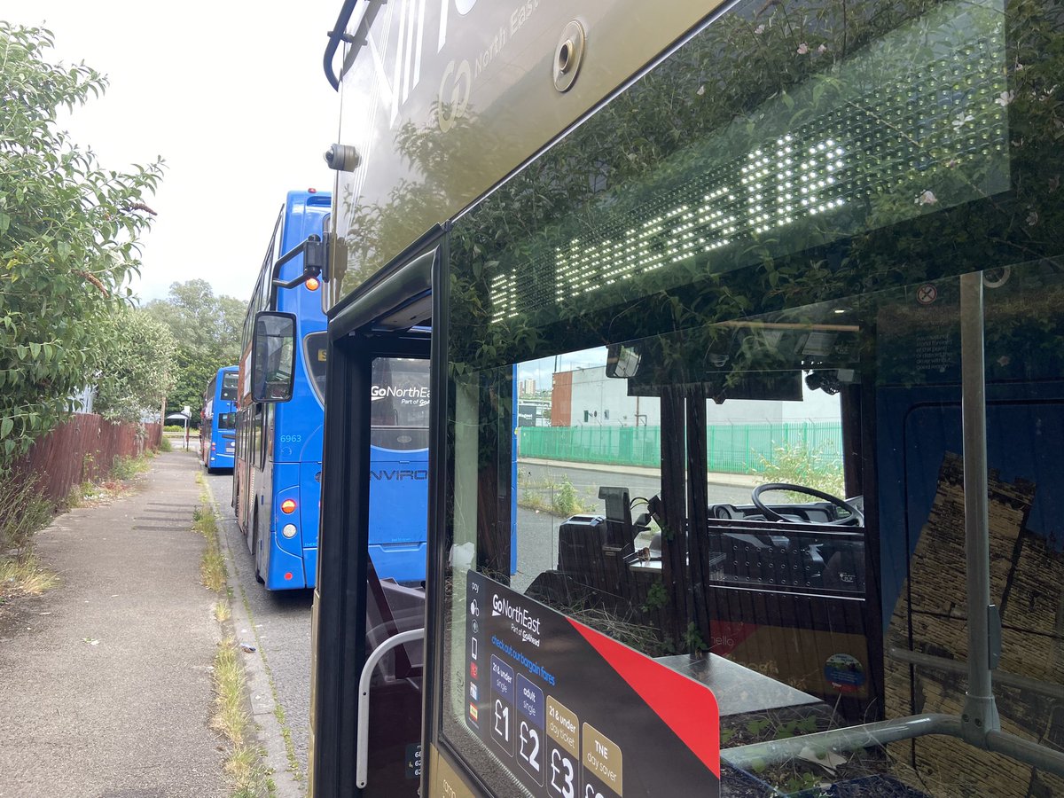 Just finished my scholars and onto the next route, a 91 to Newcastle then an X1A to Picktree Village to finish the day. 

6371 joins me for this bright and warm afternoon!

#busdriver #oddroutes #northeast