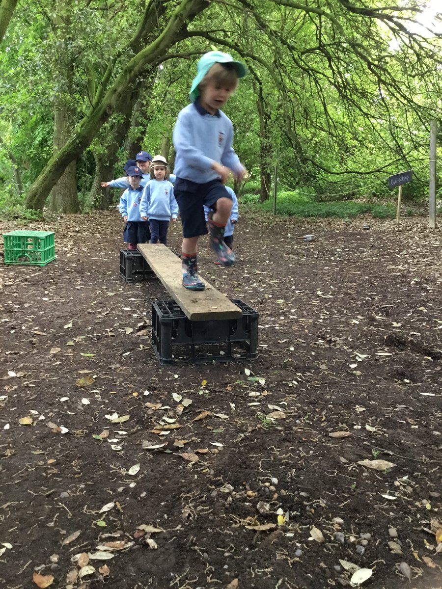 OBHSchool's tweet photo. WEEKLY WONDER ✨
Our Nursery children have loved taking their learning about Pirates to the well-being woods. 🌳
Our class Pirate hid a chest of treasure and the children had to explore the woods to find it.
#oldbuckenhamhallschool #suffolkpreprep #weeklywonder #suffolknursery https://t.co/GNxnLMYOhX