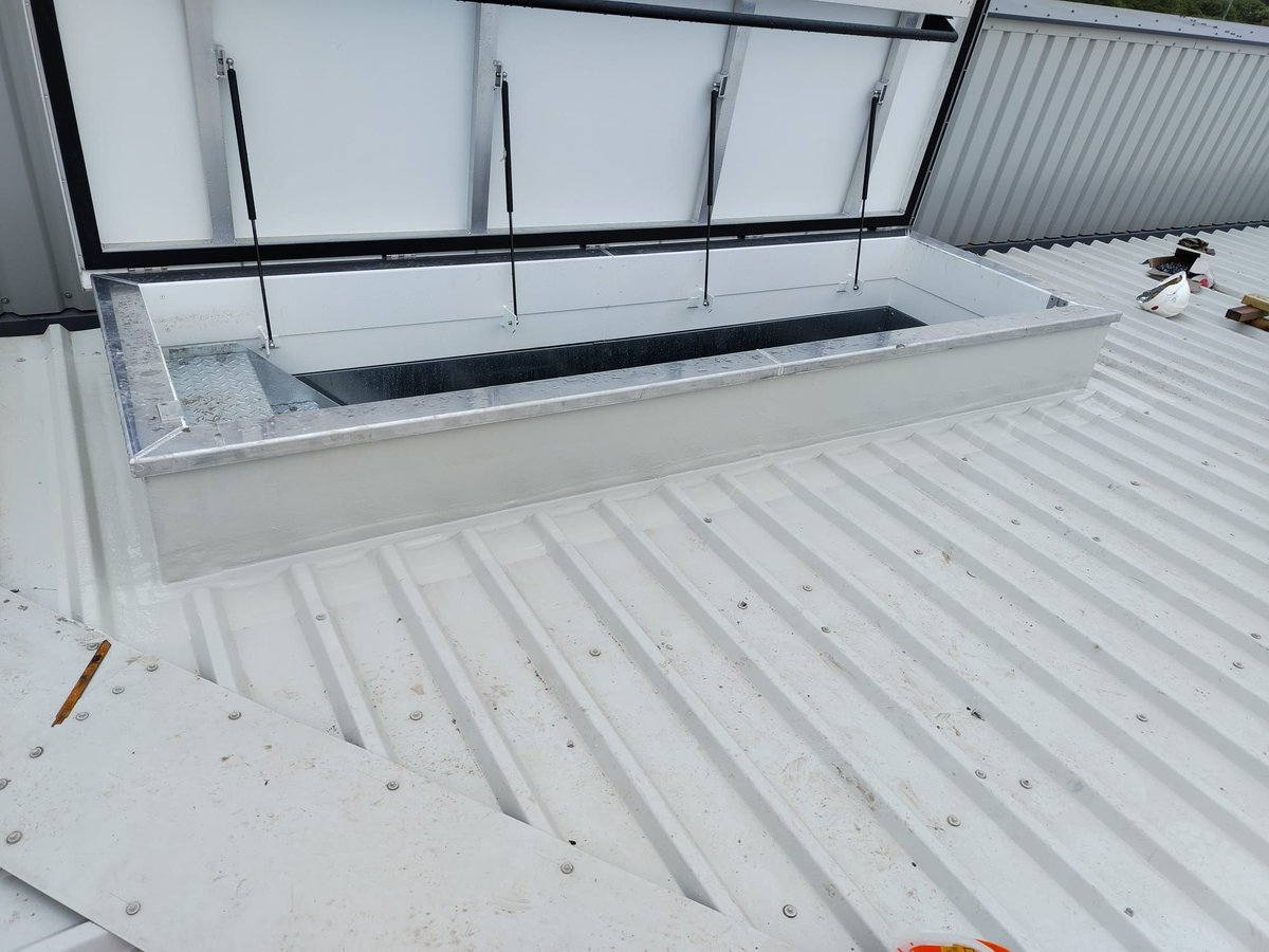 JonesWeathering's tweet image. Working in Port Talbot with northern-cladding-limited we installed and weatherproofed this access hatch.

Specifying an access hatch?  We have a guide on what you need to know --&amp;gt; buff.ly/3yN7IYz 

#weatherproofing #accesshatch #experts #45years #leader #installer