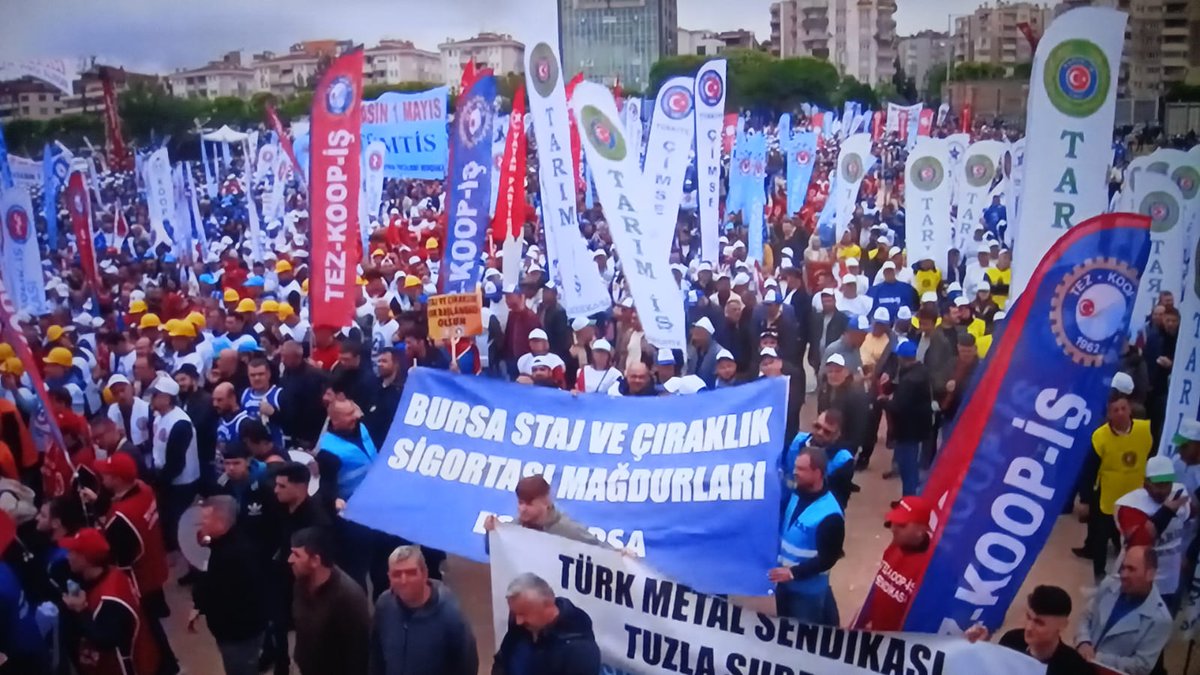 MuruvvetBassoy's tweet photo. Mücadelemizde Sonuna Kadar Haklıyız...
@RTErdogan
@eczozgurozel
YurtDışında TamSigorta
#ÇırakStajyereKendiÜlkesindeYarımSigorta https://t.co/zj74rF5QKX