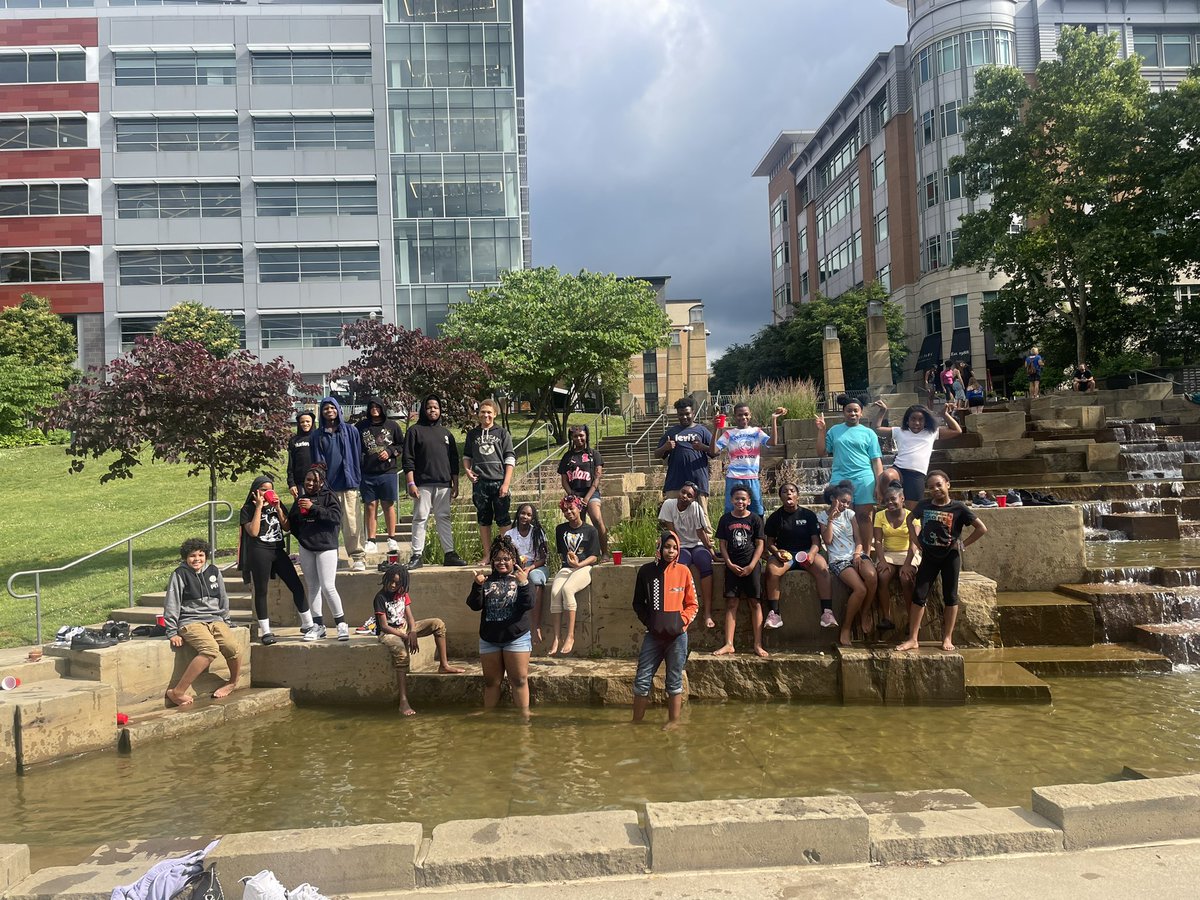 MrsCableReads's tweet image. With 5 days left in the 23-24 school year, #WestinghouseBulldogs are exploring the water steps and eating some breakfast before heading to the @KaminScienceCtr for the day.