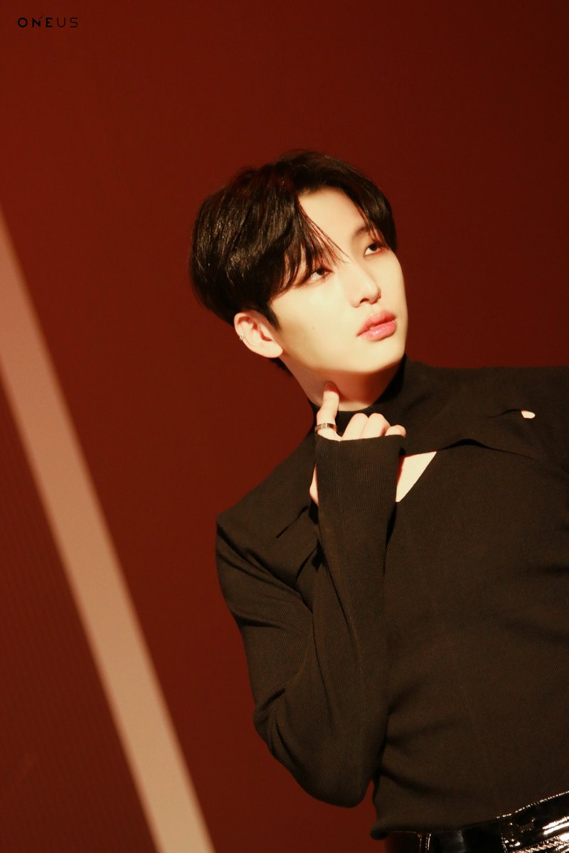 TOP100KPOP's tweet photo. Happy 28th birthday to SEOHO from ONEUS! 🥳🎉 https://t.co/SVkSoiMfp6