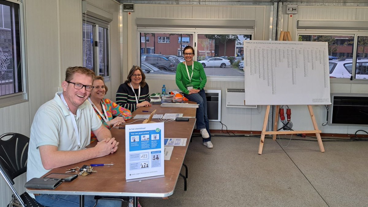 🗳️Stemmen kan nog tot 21.00 uur
Kom naar het XL stembureau bij 't Manneke. Ook bij The Hangout in Bleiswijk staan alle stembureauleden voor je klaar. De bijzondere stembureaus bij 2 OV-punten, metrohalte Rodenrijs en station Lansingerland-Zoetermeer zijn tot 19.00 uur open.