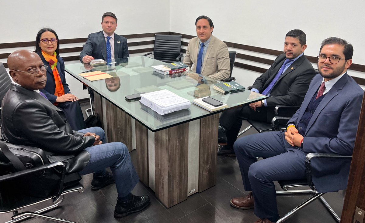 Red de Carreras de Derecho del Ecuador 🏛️⚖️🇪🇨 tweet media