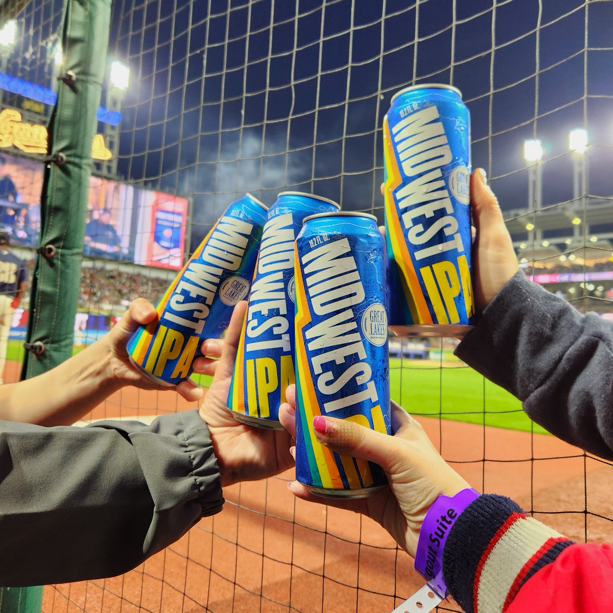GLBC_Cleveland's tweet photo. Nothing screams Midwest like ballparks and beer on a summer night.
#glbcbeer #midwest #midwestipa #ballpark #baseballseason https://t.co/4VlWBr0GZE