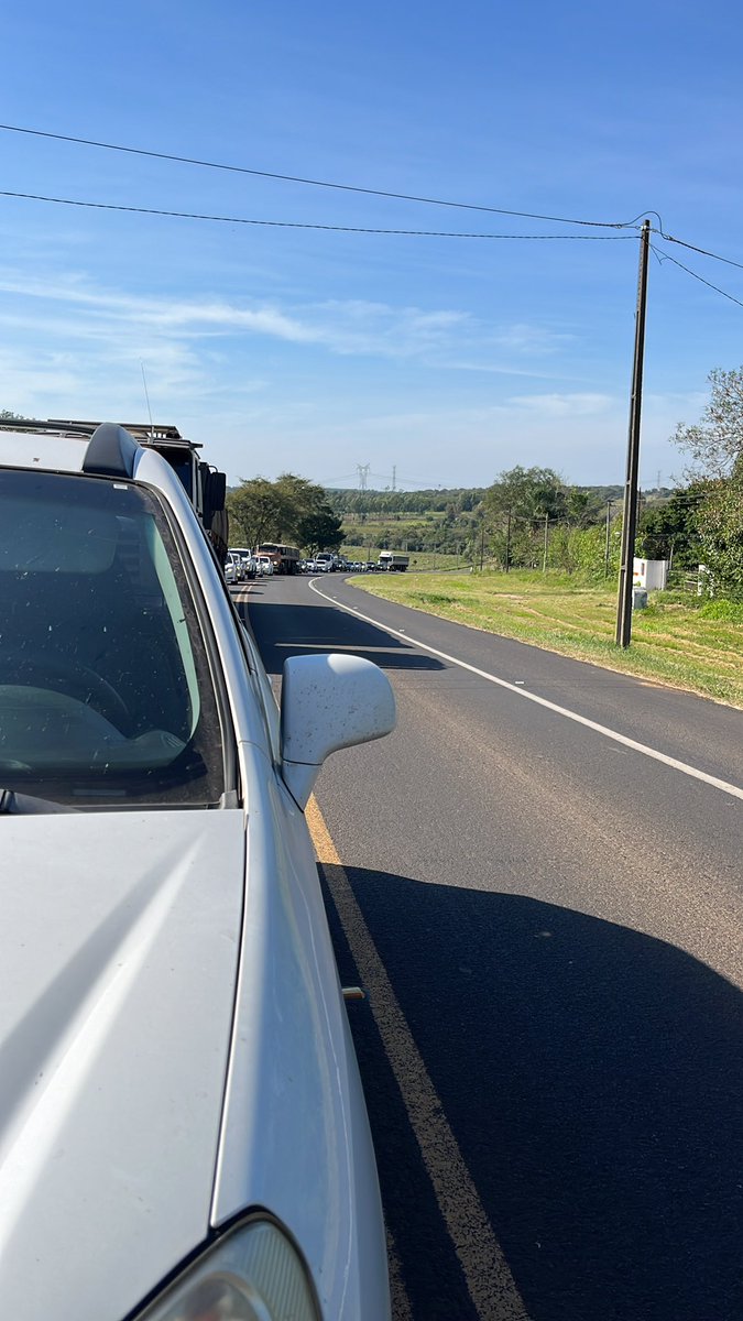 Paraguay tenes que sentirlo 🫠 corte en ruta 1, parados hace más de media hora