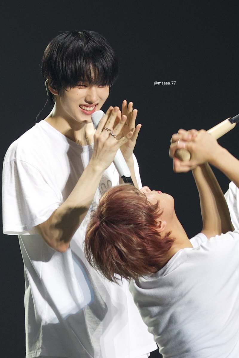 jwidaese's tweet photo. if haechan is happy, jisung is also happy 🐹🐻❤️ https://t.co/0rypuWlJwC