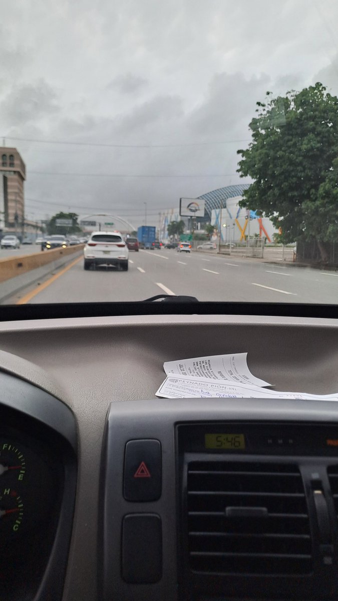 JCCH28's tweet photo. @gabitogrullon 5:46 Kennedy con Gomez. https://t.co/UJpnzS35tT