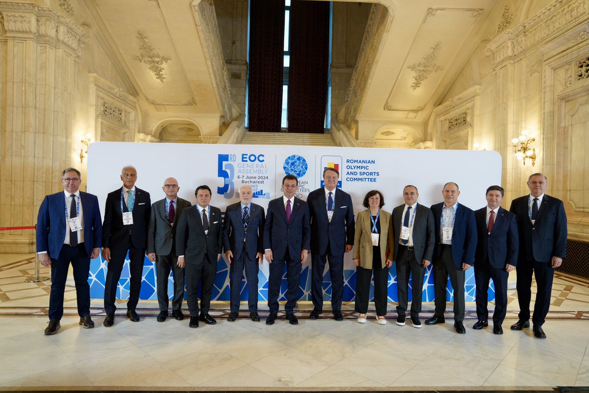 zaman_ro's tweet photo. Primarul din #Istanbul, #Ekremİmamoğlu, a venit la #București pentru Adunare Generală a Comitetului Olimpic European. 
#İmamoğlu și președintele #COE, #ThomasBach, au redeclarat intenția de a organiza #JocurileOlimpice din #2036 la Istanbul.
@olympicromania https://t.co/BO9g4HpY8U