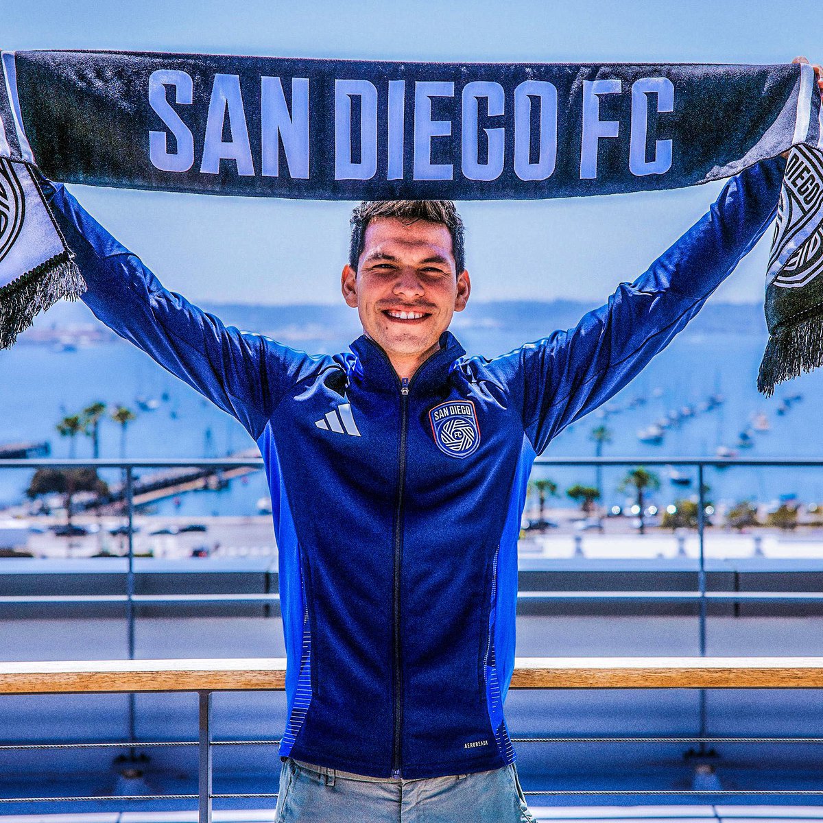 FabrizioRomano's tweet photo. 🔐🇺🇸 Hirving Lozano, new San Diego FC player on four year deal starting from January 2025. https://t.co/9HZjWYc9Fk