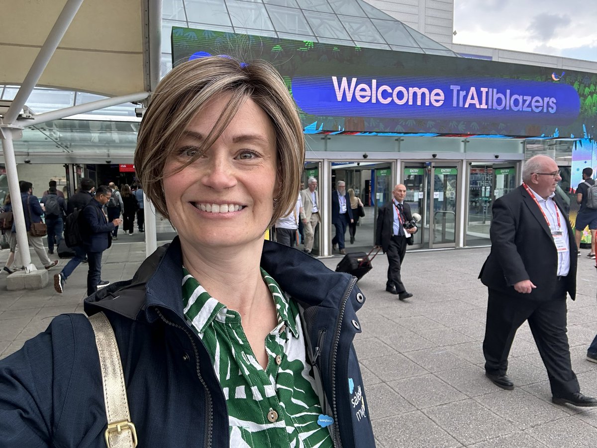 It was a flying visit to <a href="/SalesforceUK/">Salesforce UK & Ireland</a> World Tour but I am glad I made it to catch up with the people I could find. It was a busy one, more stands than I think I have seen before, lots going on. Sorry to have missed some people I was hoping to see.  See you at <a href="/LDNsCall/">Londons Calling</a>!