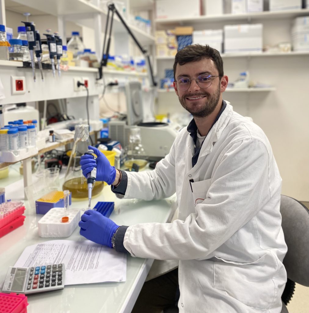 PeerJ Publishing (@thepeerj) on Twitter photo PeerJ congratulates Thomas Balan (<a href="/Thomas_Balann/">Thomas Balan</a>) and Clément Goubert (@clementgoubert) award winners at ICTE 2024 (<a href="/ICTE2024/">International congress on transposable elements</a>)
Learn more about their research on the PeerJ blog bit.ly/4ecaIxz
#Transposableelements #mobileDNA #DNA @clementgoubert PeerJ congratulates Thomas Balan (<a href="/Thomas_Balann/">Thomas Balan</a>) and Clément Goubert (@clementgoubert) award winners at ICTE 2024 (<a href="/ICTE2024/">International congress on transposable elements</a>)
Learn more about their research on the PeerJ blog bit.ly/4ecaIxz
#Transposableelements #mobileDNA #DNA @clementgoubert