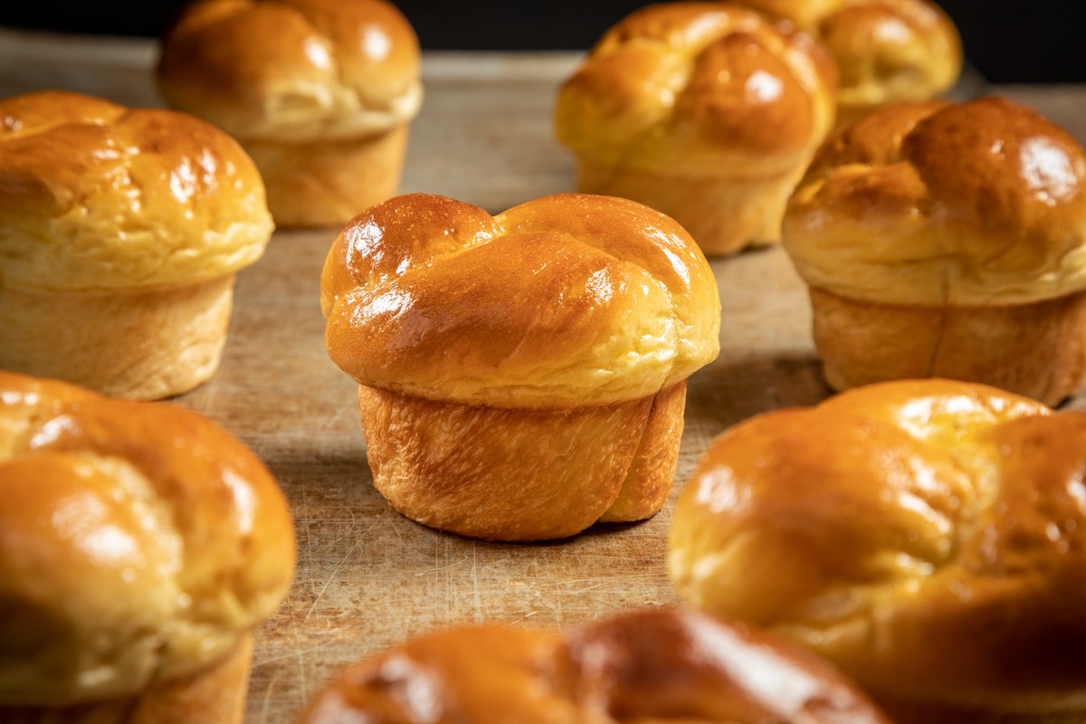 🤩 It is easy to dazzle your customers with Macphie GlenGlaze® and Softie®...

Softie® is a versatile paste concentrate that produces a variety of speciality breads - finish with our ready to use GlenGlaze® for a natural golden finish!

#Glaze | macphie.com/products/gleng…