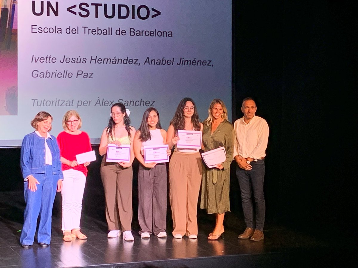 EdTbarcelona's tweet photo. L’equip un <studio> del CFGS de Disseny i Multimèdia guanya el repte de projecte de @ConsorciZF, en el marc del concurs de projectes #MetròpolisFPLab. Felicitats a la Ivette Jesús, l’Anabel Jiménez i la Gabrielle Paz i als tutors de projecte Cecília Sales i Àlex Sánchez. https://t.co/zMZrnFndeB
