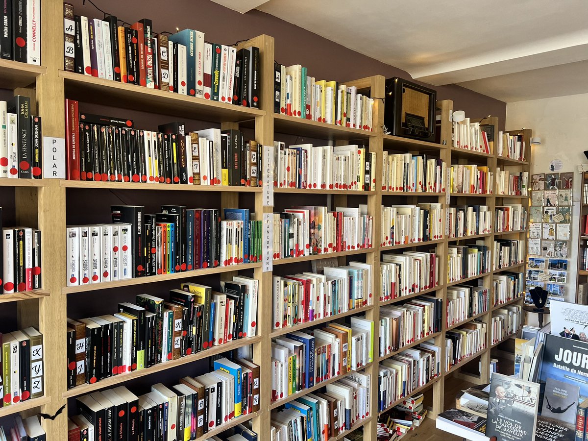 HistoryPegg's tweet image. I’m having the most delightful coffee in #Bayeux in a small independent cafe. Who would have thought you can have coffee in a book shop and not only that find @SeaSpitfires brilliant Sword Beach book.  Not a bad view either.  

#Dday80