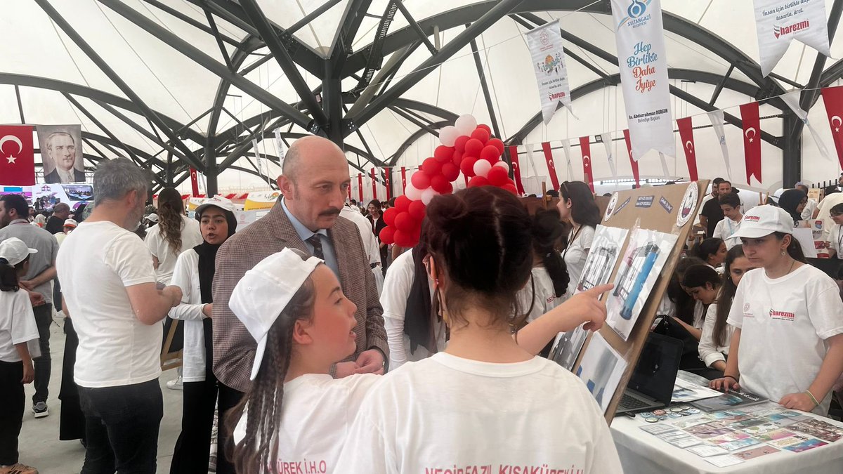 Maltepe İlçe Millî Eğitim Müdürlüğü (@maltepemem34) on Twitter photo İstanbul Harezmi Eğitim Modeli Yıl Sonu Şenliği’ne İlçe Millî Eğitim Müdürümüz Sn. Murat Altınöz katılarak, standları ziyaret edip öğrenci ve öğretmenlerle Harezmi’deki ‘HİS’ler (Hayatın İçinden Sorunlar) ve çözüm önerileri hakkında fikir alışverişinde bulundular.
<a href="/farukyelkenci/">Ömer Faruk Yelkenci</a> İstanbul Harezmi Eğitim Modeli Yıl Sonu Şenliği’ne İlçe Millî Eğitim Müdürümüz Sn. Murat Altınöz katılarak, standları ziyaret edip öğrenci ve öğretmenlerle Harezmi’deki ‘HİS’ler (Hayatın İçinden Sorunlar) ve çözüm önerileri hakkında fikir alışverişinde bulundular.
<a href="/farukyelkenci/">Ömer Faruk Yelkenci</a>