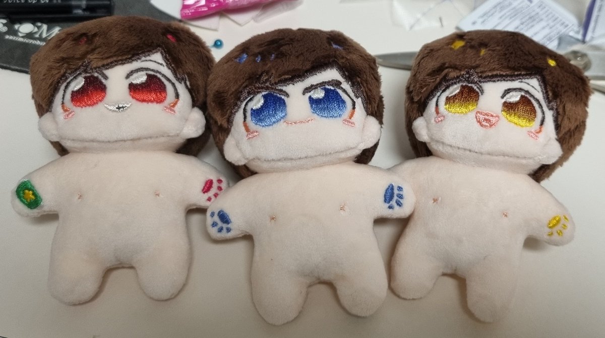 eerfsinni's tweet photo. 별건 아니구 이런 거 만들면서 살고 있었습니다^^;;;;; 장남차남오남은 지인들 분양보내줌 https://t.co/zTf1aBku0a