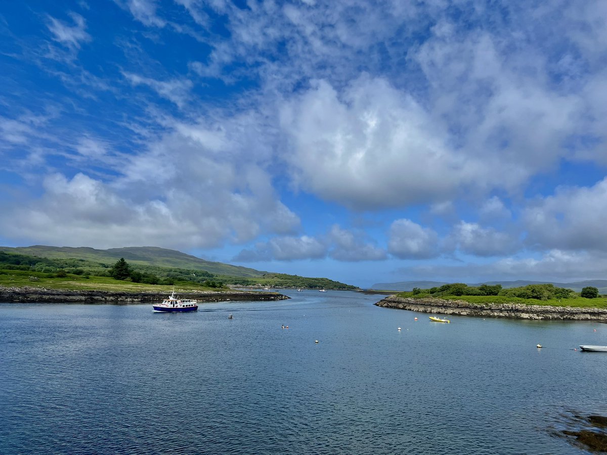 theemmadilemma's tweet photo. Beautiful Scotland 🏴󠁧󠁢󠁳󠁣󠁴󠁿☀️🦦🦌🦅
.
.
(#scotland #visitscotland #holiday #nature #naturephotos 
#naturephotgraphy #summer #blueskies #lunga #staffa #ulva #sea #seascape #seascapes #coast #coastal #visitscotland @VisitScotland) https://t.co/hvjnMfsgML