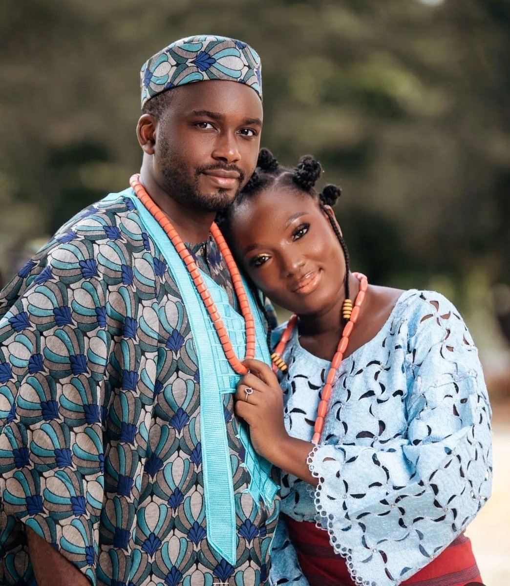 Gviev's tweet photo. Our award winning favorite Epic movie #AMItura births real love & marriage between 2 cast members
by cast names....Akoba and Omosewa.π....
Not surprised...Omosewa was the beautiful most alluring & attractive belle on set.
Congratulations π to them!
@JamesOmokwe well done!
Yoh won double! π€©π€©π€©