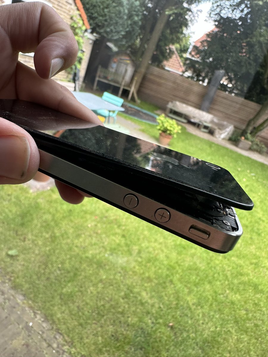I think this iPhone outstayed its battery…