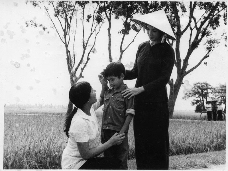 Queen's Film Theatre (@qftbelfast) on Twitter photo Our Star Nhà Ease: Vietnamese Cinema season continues tomorrow with Dang Nhat Minh’s newly restored Vietnamese drama, When the Tenth Month Comes.
<a href="/starnhaease/">Star Nhà Ease Vietnamese Cinema & Beyond</a> <a href="/livecinemauk/">Live Cinema UK</a> <a href="/BFI/">BFI</a>
queensfilmtheatre.com/Whats-On/When-… Our Star Nhà Ease: Vietnamese Cinema season continues tomorrow with Dang Nhat Minh’s newly restored Vietnamese drama, When the Tenth Month Comes.
<a href="/starnhaease/">Star Nhà Ease Vietnamese Cinema & Beyond</a> <a href="/livecinemauk/">Live Cinema UK</a> <a href="/BFI/">BFI</a>
queensfilmtheatre.com/Whats-On/When-…