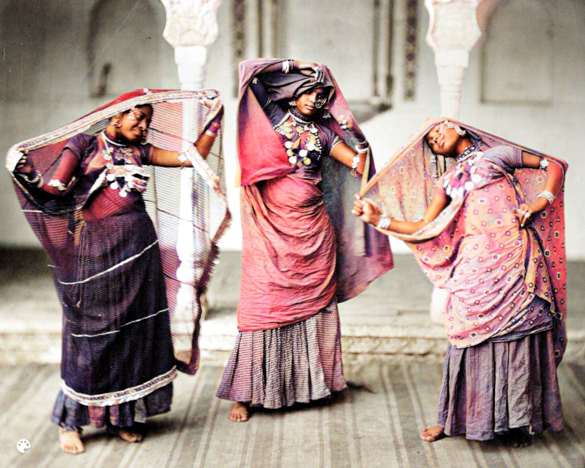 Bharat in Colour tweet media