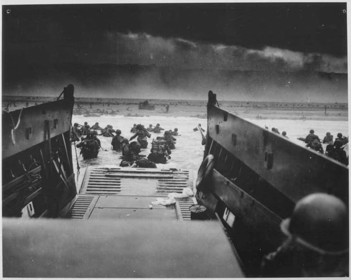 TULLYLAKE34's tweet photo. We can never forget what they did that day for us. June 6, 1944 https://t.co/AFYRaXRfBy