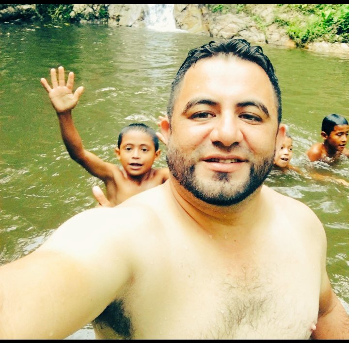 DaniloChacon4's tweet photo. Día de baño jaja https://t.co/fgG1loU9qJ