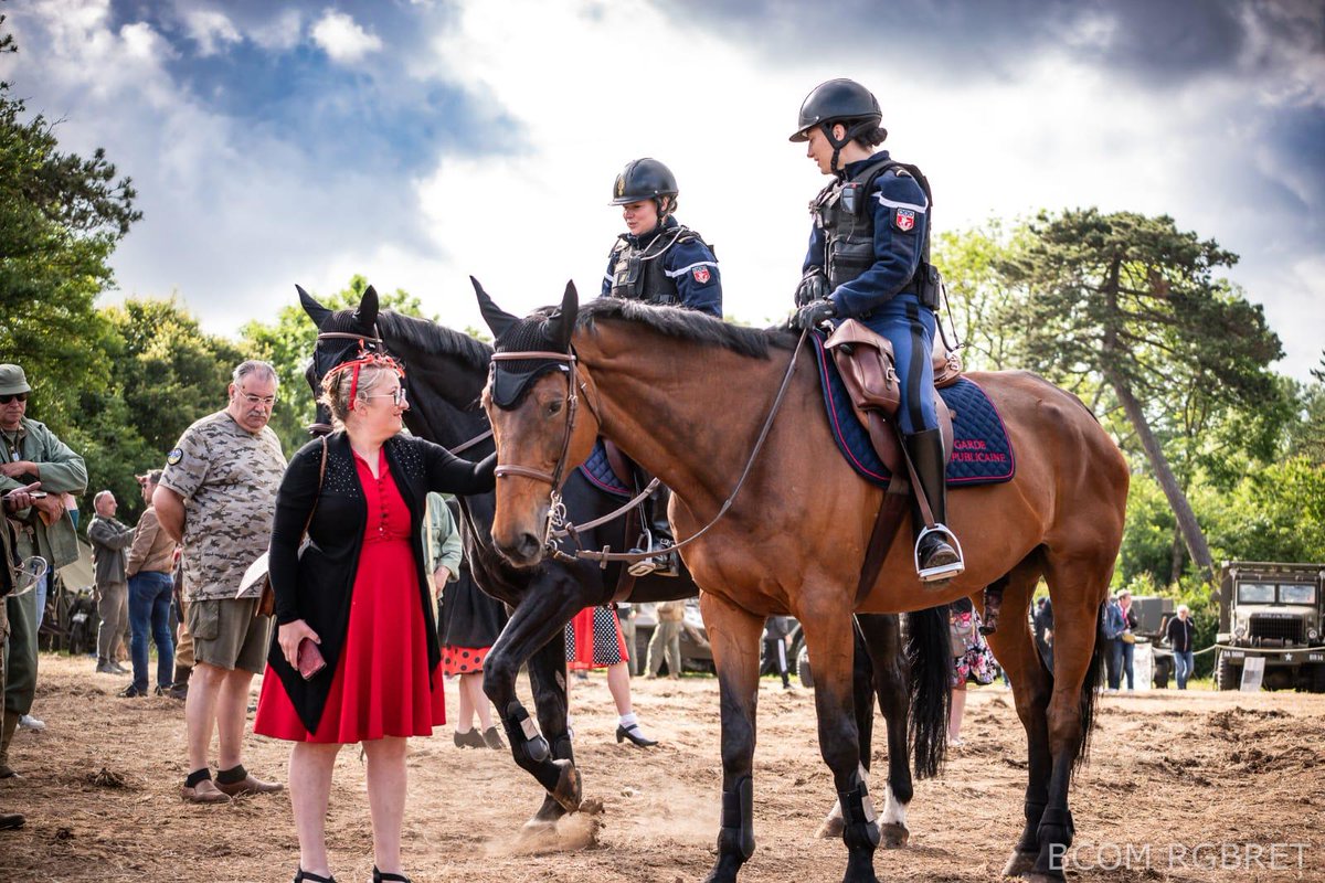 Gendarmerie's tweet photo. #Dday80 🪖 Retour en images à Saint-Mère-Église où les #gendarmes ont assuré la sécurité des commémorations mais aussi échangé et pris la pose à vos côtés 📸 !
📷 Adj. C.Hautier https://t.co/XkcLmmCHAQ