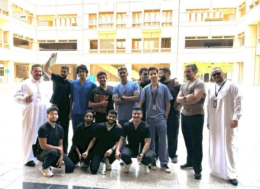 Osamah_Toras's tweet photo. 5th year is finally done ✅✅✅✅✅
Officially senior 😎
#Dent20 https://t.co/9EKaYQni4y