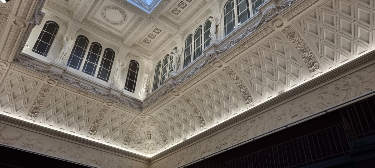 erbradfield's tweet photo. Lovely walks today, as part of #TakeAWalkInMyShoes - a research project @FitzMuseum_UK exploring how it feels to be in the Museum for people with #NonVisibleDisabilities
Each walk is so different! Today, we looked up, and explored spaces not frequently visited...
#Ethnography https://t.co/GYI5HgC5Ob