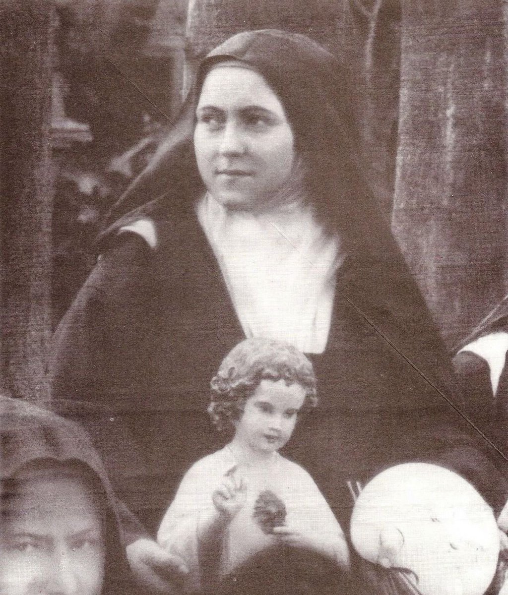 lolekinho's tweet photo. Livre de responder às solicitações de Nosso Senhor, de fazer pouco ou muito por Ele, de escolher entre os sacrifícios que Ele pede. Então, como nos dias da infância de Teresinha ela exclamou e aí nasceu a famosa frase que tanto conhecemos e desejamos: https://t.co/lDxhnFZsSU